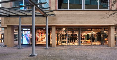 Nike Reviews in Hilversum (Netherlands) 